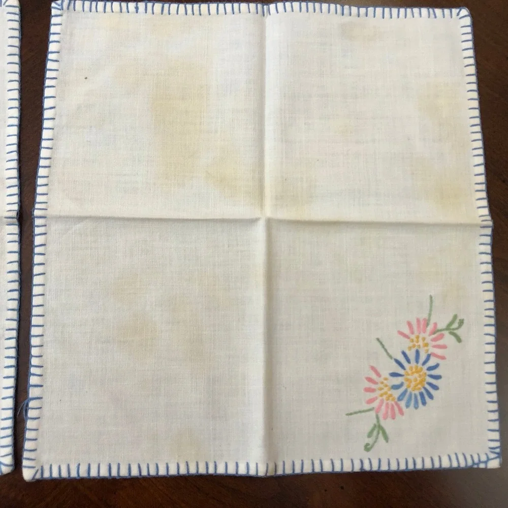 Tablecloth 33X33 & 4 Napkins Vintage Embroidery Handmade Blue Pink Yellow Daisy